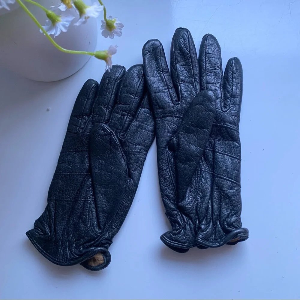Women's Black Leather Gloves On a Velcro Size Small